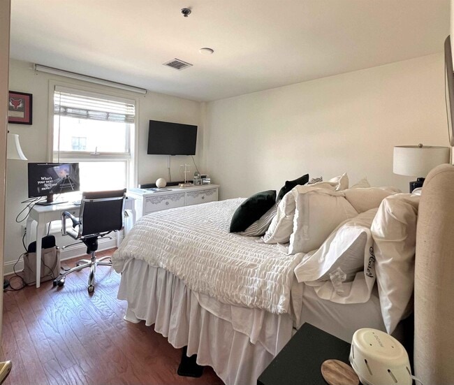 1331 Grand St in Hoboken, NJ - Building Photo - Building Photo