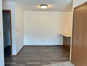 3203 15th Ave S in Fargo, ND - Foto de edificio - Building Photo