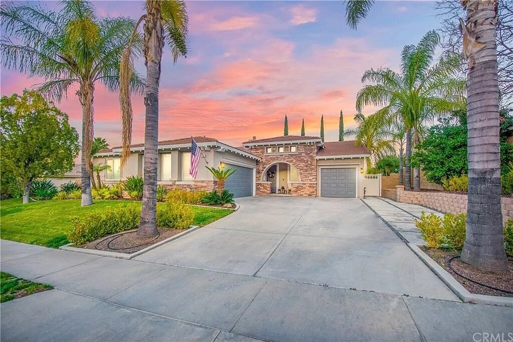4233 Morales Way in Corona, CA - Building Photo