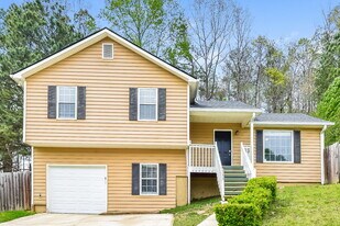 213 Hampton Dr in Dallas, GA - Building Photo