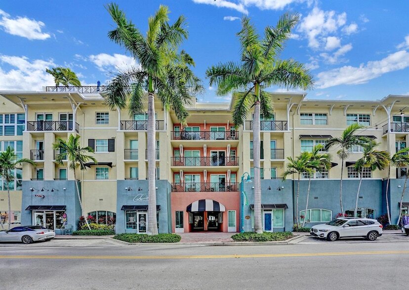 225 NE 1st St, Unit 205 in Delray Beach, FL - Building Photo