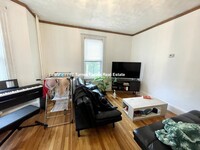 205R Hillside St, Unit 1 in Boston, MA - Building Photo - Building Photo