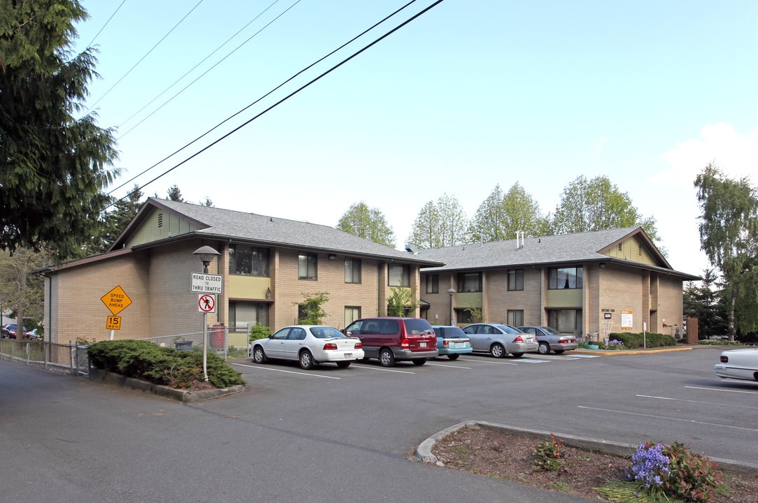 Brittany Park Apartments in Seattle, WA - Building Photo