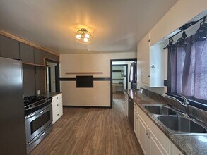 7480 Montana Hwy 35 in Bigfork, MT - Building Photo - Building Photo