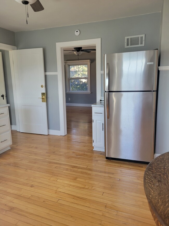 714 S 2nd Ave, Unit Upper in West Bend, WI - Building Photo - Building Photo