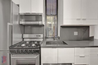 60 Avenue B in New York, NY - Building Photo - Building Photo