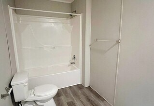 6581 Hillcrest Dr in Holly, MI - Foto de edificio - Building Photo