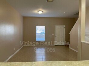 12017 Peach Ave in Seffner, FL - Building Photo - Building Photo