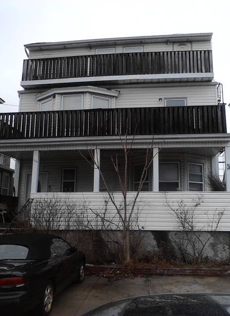 168 Beach 120th St in Rockaway Park, NY - Building Photo