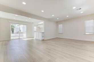 5709 Beck Ave in North Hollywood, CA - Foto de edificio - Building Photo