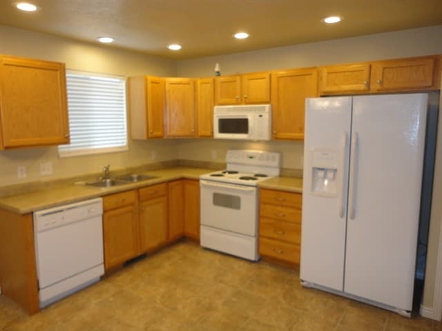 7489 S Valley Maple Dr in West Jordan, UT - Building Photo - Building Photo