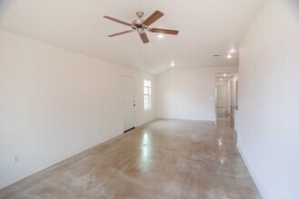 2306 Duntov Dr in Temple, TX - Foto de edificio - Building Photo