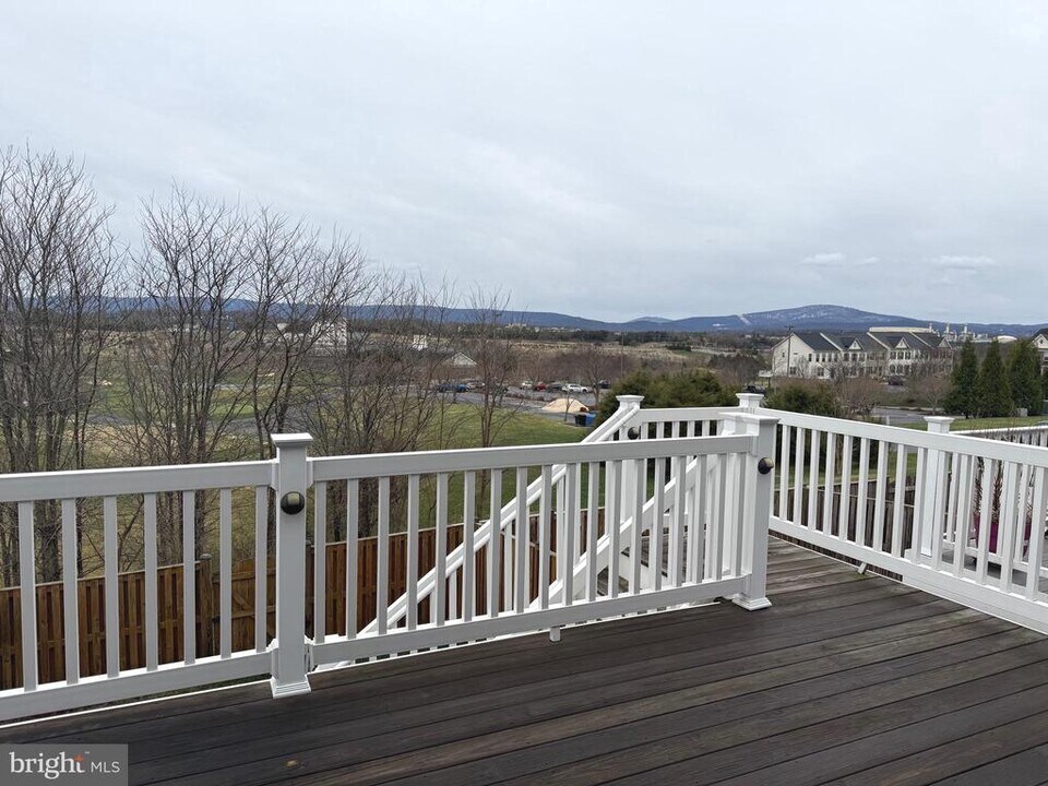 48 Niblick Square in Front Royal, VA - Building Photo