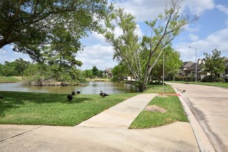 7918 Loyel Pointe Dr in Houston, TX - Foto de edificio - Building Photo