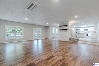 343 Meadowview Dr in Elizabethtown, KY - Building Photo - Building Photo