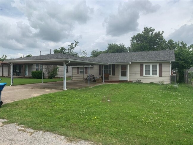 property at 517 Hawaii St