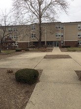 Spruce Manor Apartments in Indianapolis, IN - Foto de edificio - Building Photo