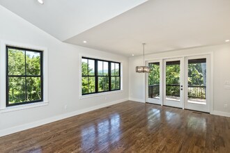 120 Gashes Crk Rd in Asheville, NC - Building Photo - Building Photo