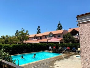 10943 Laurel Canyon Blvd, Unit A5 in San Fernando, CA - Building Photo - Building Photo