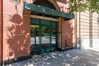 The Raymond Renaissance in Pasadena, CA - Foto de edificio - Building Photo