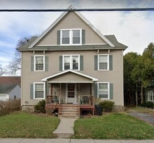113 Curtis Place, Unit Upstairs in Auburn, NY - Building Photo