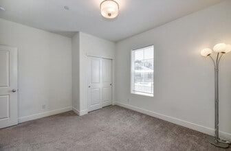 4656 Streambed Dr in Folsom, CA - Building Photo - Building Photo
