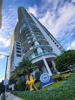 1800 N Bayshore Dr, Unit 3807 in Miami, FL - Building Photo