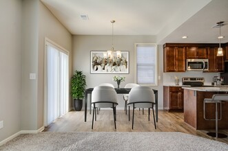 Chapel Ridge Townhomes in Lee's Summit, MO - Building Photo - Building Photo