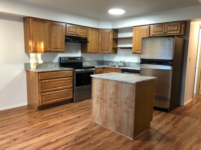 127 100th St S, Unit Lower Unit in Tacoma, WA - Building Photo