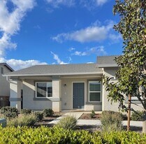 The Cove in Bakersfield, CA - Building Photo