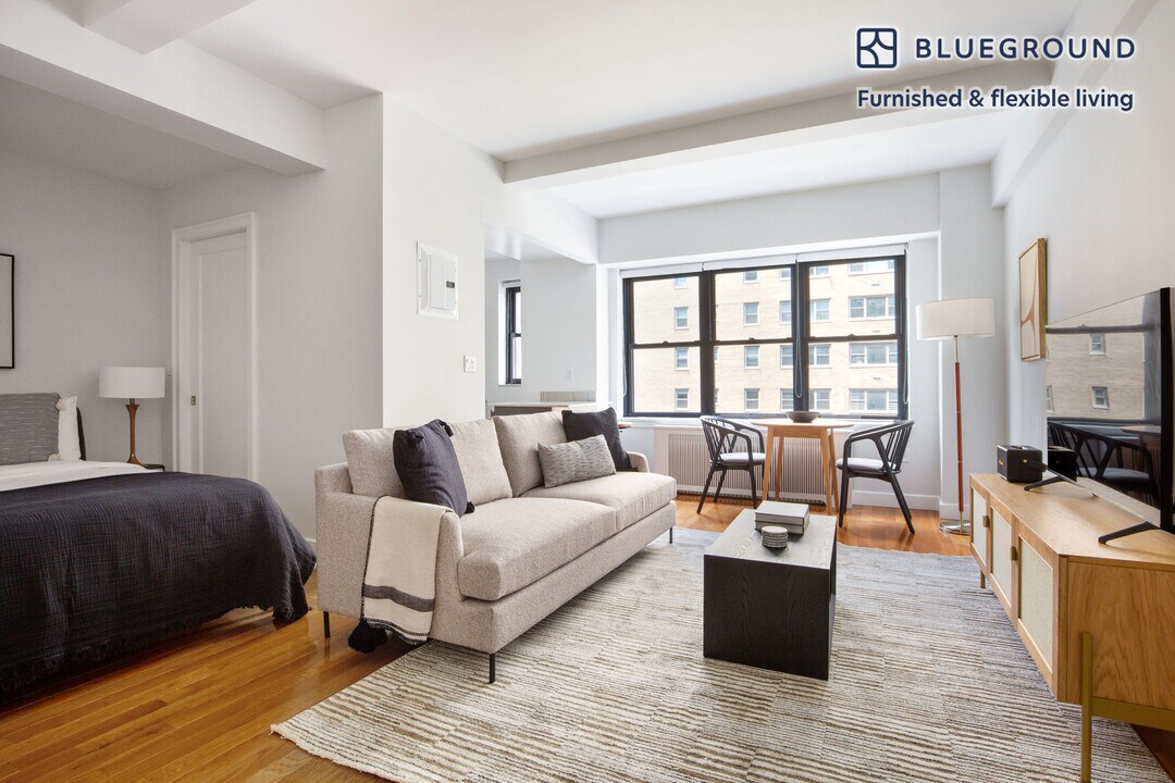400 E 57th St in New York, NY - Building Photo