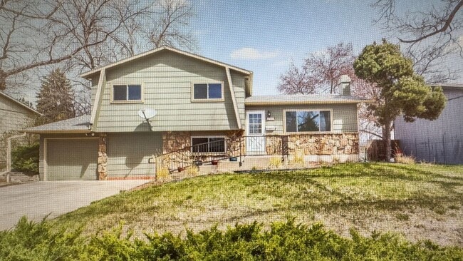 property at 1944 W Elizabeth St