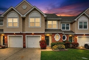 2801 Harvard Ct in North Wales, PA - Building Photo