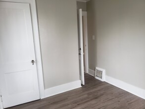 3442 N Prospect Rd in Peoria, IL - Building Photo - Building Photo