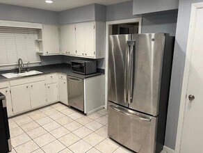 1120 Ivy Ln in Indianapolis, IN - Foto de edificio - Building Photo