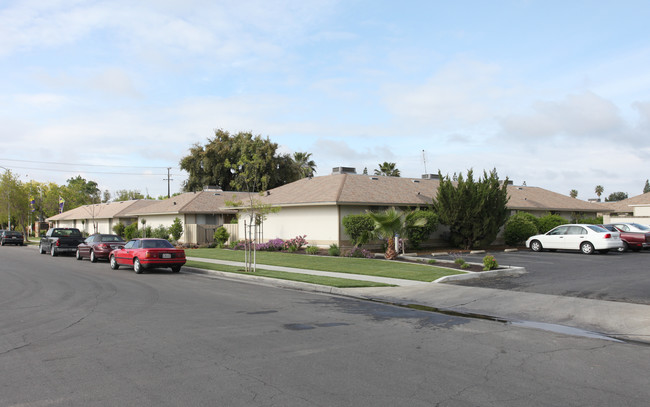 The Northbrook Apartments in Fresno, CA - Foto de edificio - Building Photo