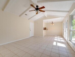 907 E Live Oak St in Austin, TX - Building Photo - Building Photo