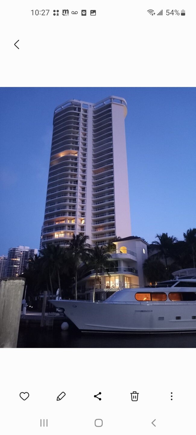 3301 NE 183rd St in Aventura, FL - Foto de edificio - Building Photo