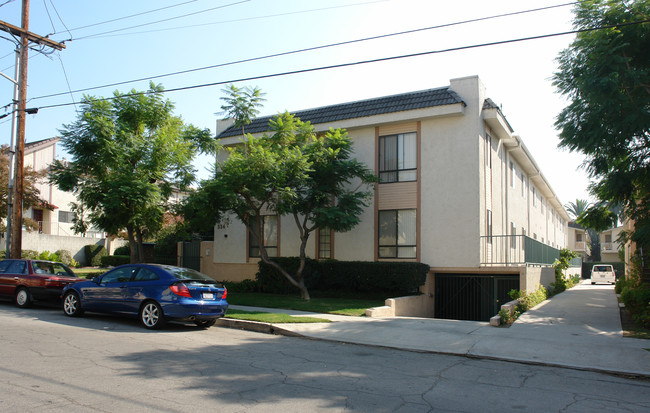 334 E Fairview Ave in Glendale, CA - Foto de edificio - Building Photo