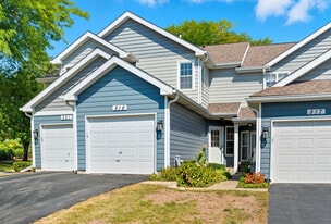 519 Woodcrest Dr in Mundelein, IL - Building Photo