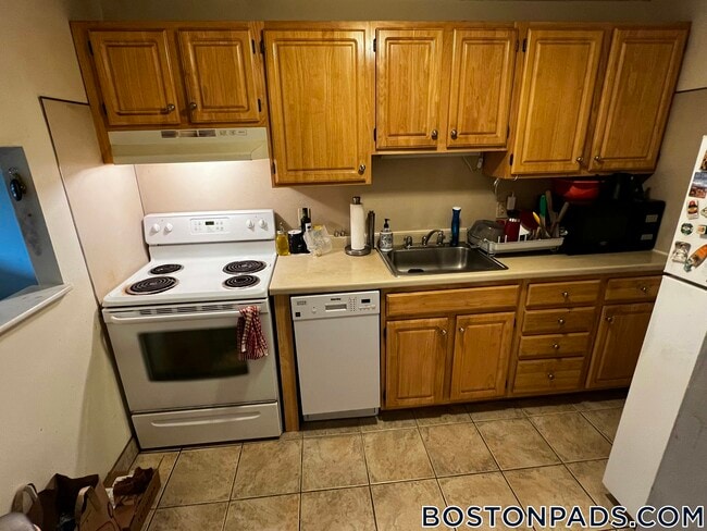 66 Homer Ave, Unit 303 in Cambridge, MA - Foto de edificio - Building Photo