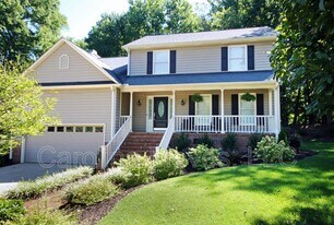 6 Briton Ct in Greenville, SC - Building Photo