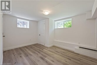 16 Arthur St in Brantford, ON - Building Photo - Building Photo