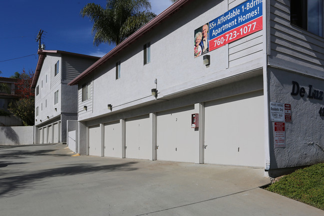 De Luz Senior Apartments in Fallbrook, CA - Foto de edificio - Building Photo