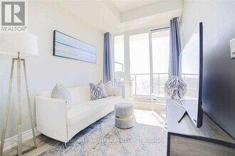 9618 Yonge St in Richmond Hill, ON - Building Photo - Building Photo