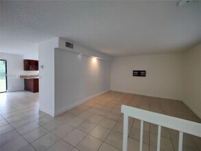181 Wimbledon Lakes Dr in Plantation, FL - Building Photo - Building Photo