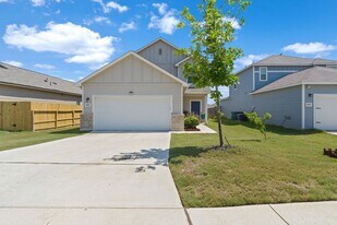 10815 Fox Trot Way in Converse, TX - Building Photo