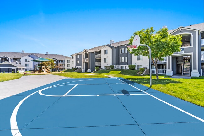 Woodgate in West Jordan, UT - Building Photo - Building Photo