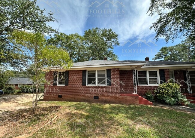326 W Fredericks St