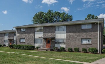 3112 Brookhaven Apartments in Atlanta, GA - Foto de edificio - Building Photo